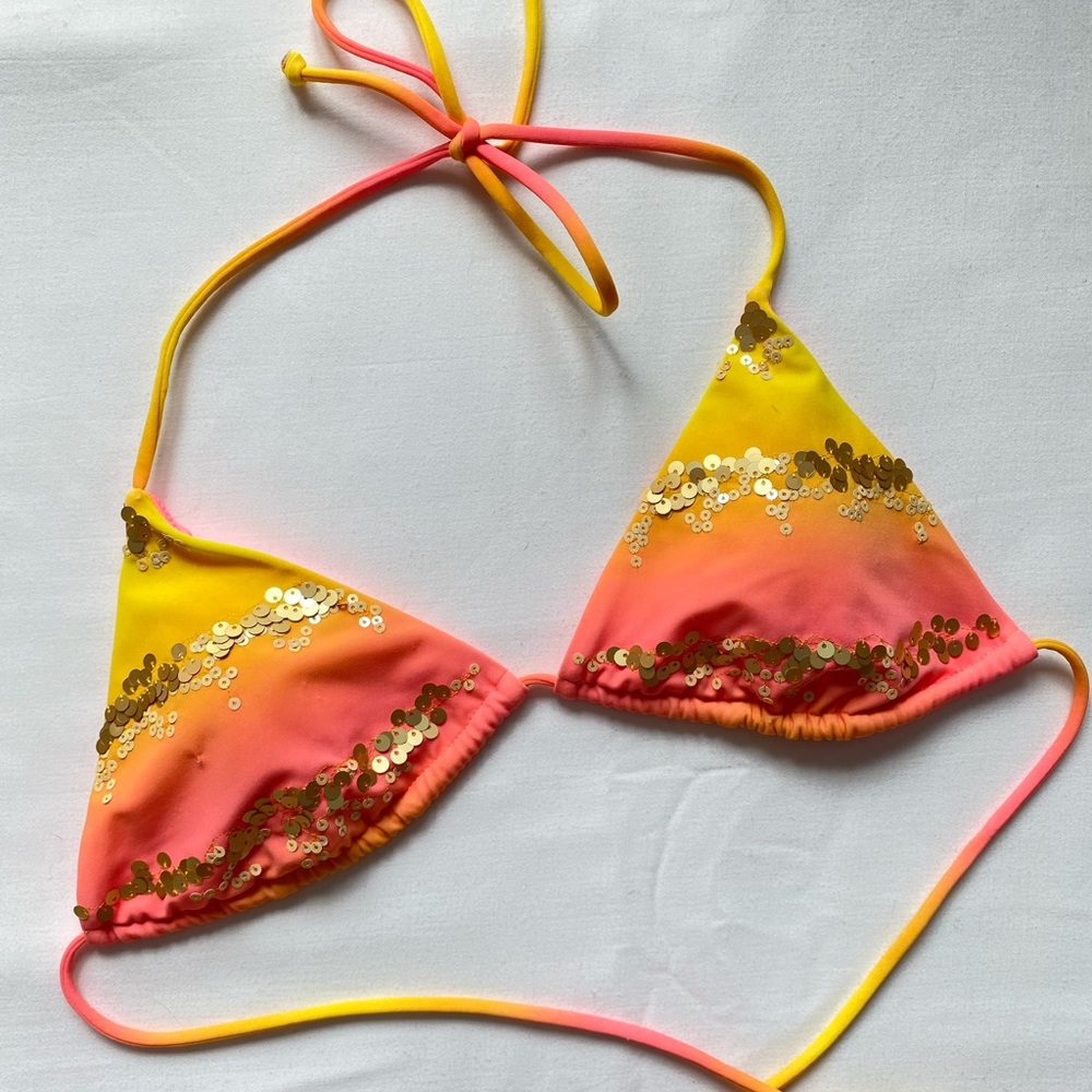 🩷Victoria's Secret string bikini top ombre sequins
